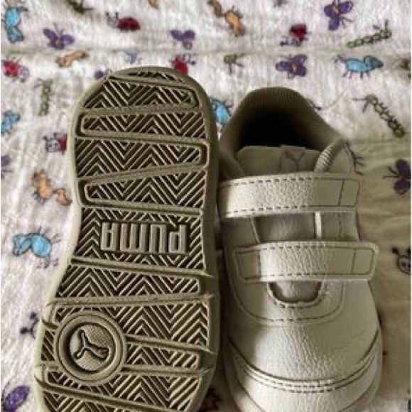 Size 5 Puma toddler sneaker. - Picture 4 of 5